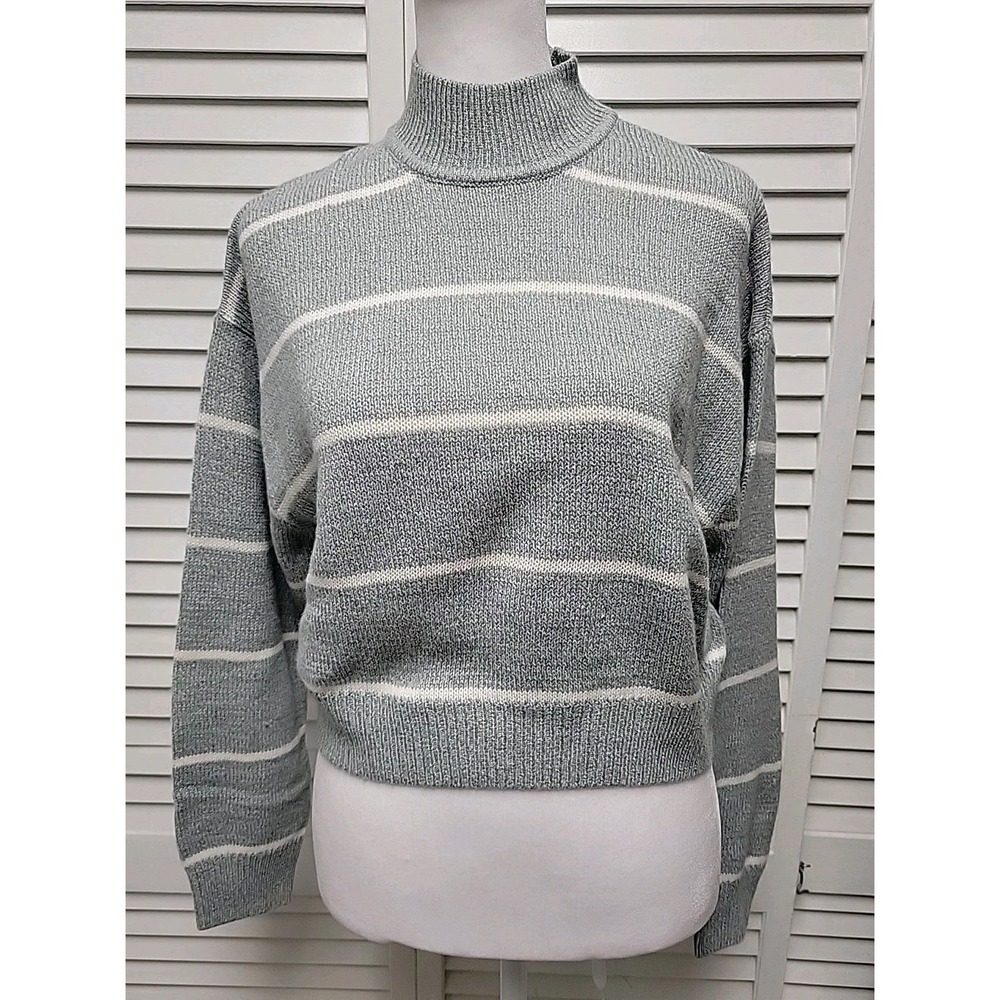 H&M Grey White Striped Cropped Sweater Size XS  Lightweight 100% Acrylic